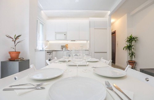 Nervion House | AZAHAR GRAN PLAZA - Fantastic apartment located in Seville with free WiFi.