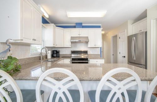 Emerald Isle House | Azure home