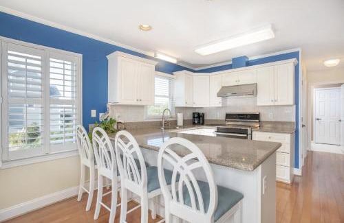 Emerald Isle House | Azure home