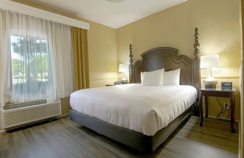 Ontario Hotel | Azure Hotel & Suites, Trademark Collection by Wyndham