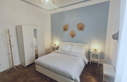 Alassio House | AZZURRA Ridi Che Ti Passa