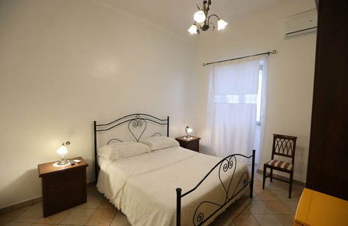 San Simone Bed & Breakfast | B&B 'A casa di Silvia': Family Welcoming and Relaxation near Gallipol, Salento
