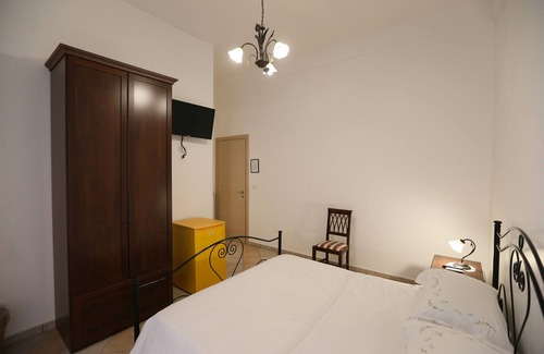 San Simone Bed & Breakfast | B&B 'A casa di Silvia': Family Welcoming and Relaxation near Gallipol, Salento