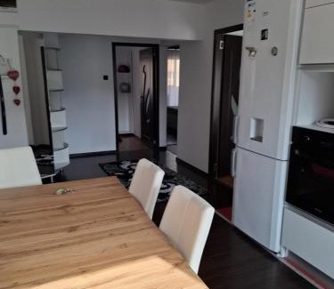 Petrosani Apartment | B&B Apartment