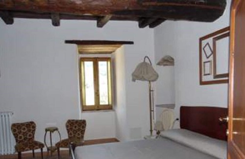 Bazzano Inferiore House | B&B CASTELLO GIRASOLE - Brown Apartment