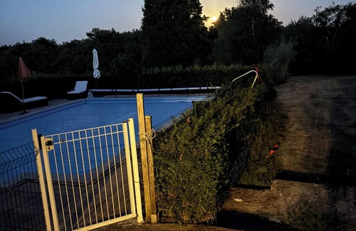Saint-Martin-des-Fontaines Bed & Breakfast | B&B suite with swimming pool between Puy du fou and the ocean