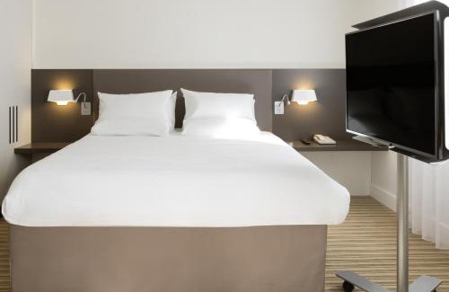 Rueil-Malmaison Hotel | B&B HOME Rueil-Malmaison Gare