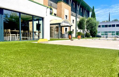 Gemenos Hotel | B&B HOTEL Aubagne Gémenos
