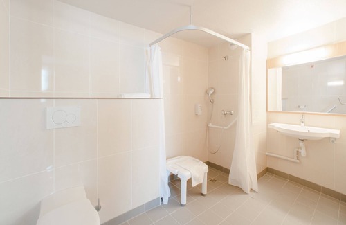 Amerique Hotel | B&B HOTEL Paris Porte des Lilas
