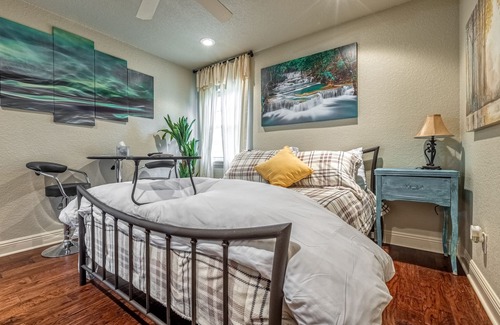 Mid America Bed & Breakfast | B & B, Lake & Mountain Views. Downtown & Casino/Racing Close