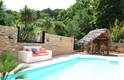 Gemenos Bed & Breakfast | B&B Le Manoir De Gemenos