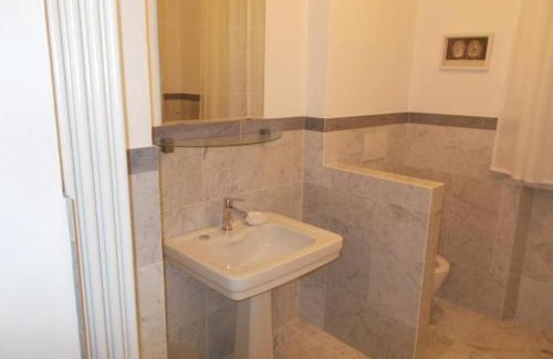 Carrara Bed & Breakfast | B&B ROSSANA