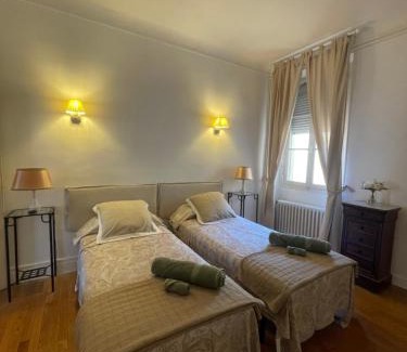 Saint-Louis Bed & Breakfast | B&B rue Royale Versailles