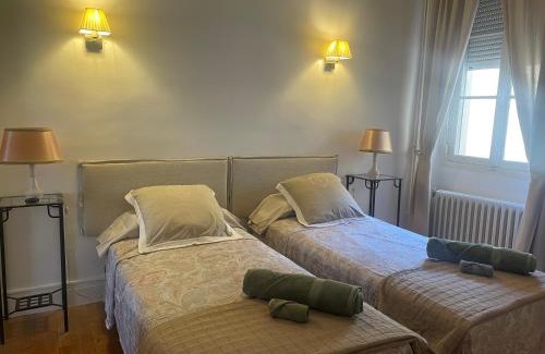 Saint-Louis Bed & Breakfast | B&B rue Royale Versailles