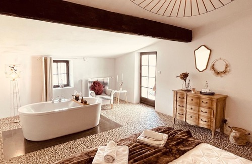 Pernes-les-Fontaines Bed & Breakfast | B&B Temps Suspendu Provence