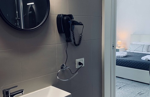 Ruggero Settimo House | B&B Ungheria Ottantaquattro