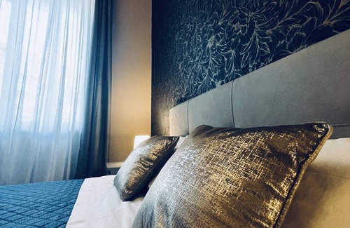 Ruggero Settimo House | B&B Ungheria Ottantaquattro