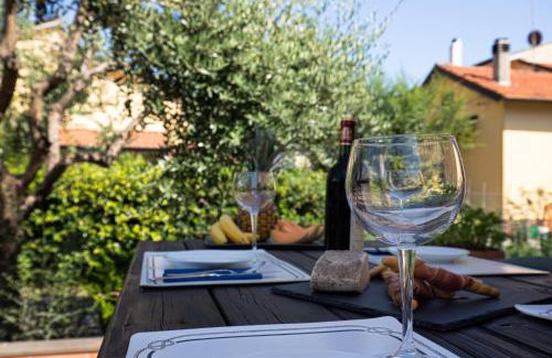 Marina di Carrara Bed & Breakfast | B&B Villa Apuana