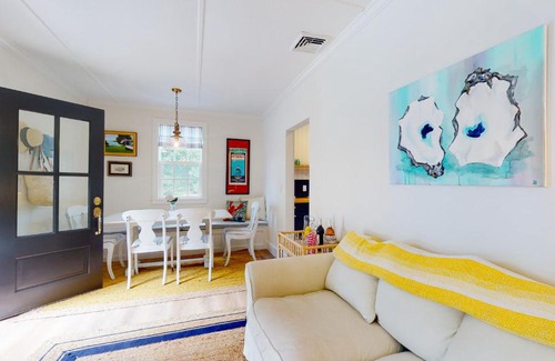 Chatham House | B By the Sea