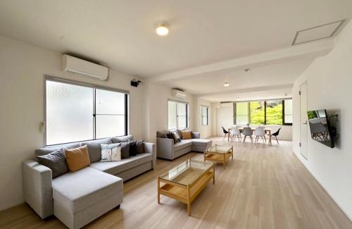 Hatsukaichi Apartment | b hotel Kaniwasou 201 2BR Apt, Near Itsukushima Shrine, For 12 Ppl
