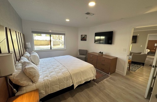 Roswell Hotel | B&J HOTELS