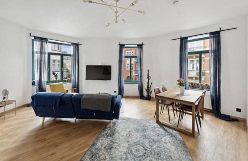 Leipziger Vorstadt Apartment | B OUR GUEST at NEW Vintage Chic Apartment