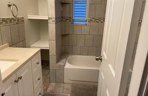 Dorchester House | B Spacious Apt easy commute to Downtown Boston