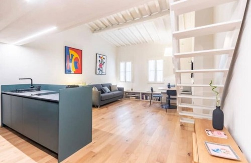 Santa Maria Novella Apartment | B-suite Top-floor Charming Apartment