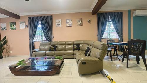 Central District House | B04 Modern Deluxe Homestay