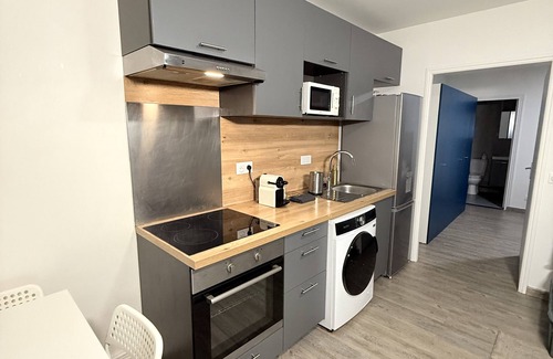 Bondy Apartment | B11 T2 Bondy Centre dans une cours au calme et tout confort
