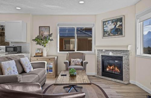 Harvie Heights Apartment | B212 Hot Tub, AC x3, parking, 2 min to Banff Gate