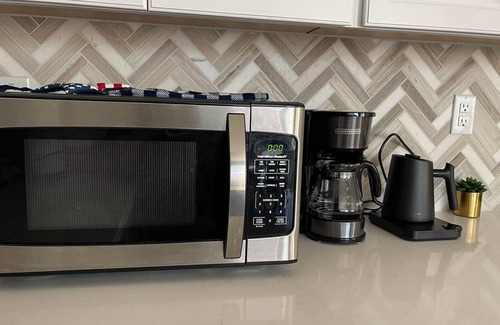 Roseville House | B4- Cozy room with private bathroom at west park