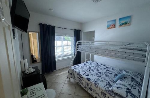 Little Havana House | B5 Best Value on Private Bedroom with Private Bathroom in Little Havana, Miami