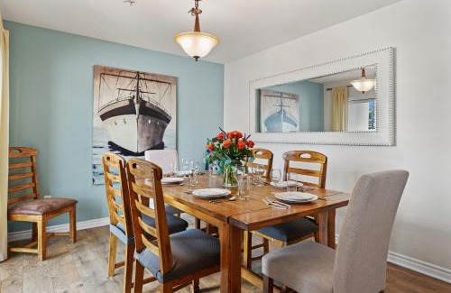 Crown Point Apartment | B5135 Pacific Blue Three