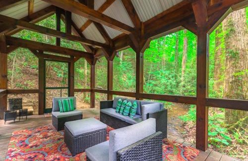 Foxfire Estates House | Babbling Brook - 10 Minutes Downtown Blue Ridge GA
