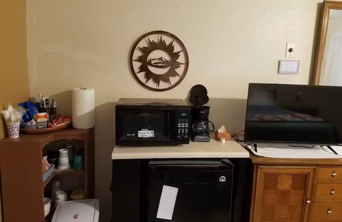 Cottonwood-Verde Village Apartment | Babe's Garden, Private entrance w/Private Bath