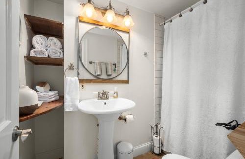 Orleans House | Babes Bungalow by Leavetown Vacations