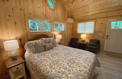 Lake Sequoyah House | Baby Bear's Den, Tiny Paradise