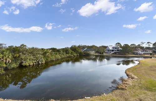 St. Simons Island Condo | Baby Blue Heron - Studio unit, sleeps 4, great views!