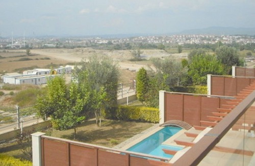 Side Apartment | Babylon Bliss 3 bed 3 bath duplex home with it's own private pool