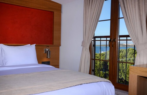Ayvalik City Center Hotel | Bacacan Otel