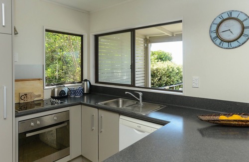 Waimarama Cottage | Bach 112 - Waimarama Holiday Home