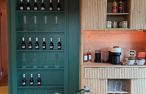 Melville House | BACHELORETTE PARTY Dream House