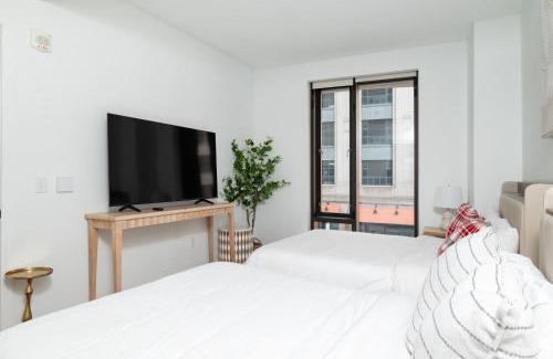 Bay Village Apartment | Back-Bay Upscale Central Condo Rooftop & Parking
