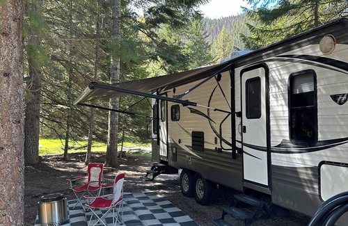 Kellogg RV Rental | Back Country Getaway. Complete 30/50 RV Site.