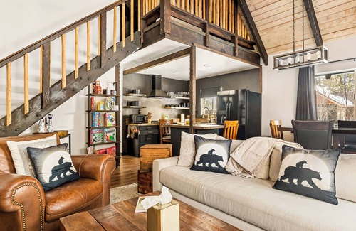 Big Bear Lake Cabin | Backway Hideaway | Close to the Village!