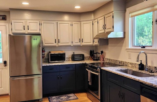 Lincoln House | Backyard Bliss: Family-Friendly Retreat in the Heart of the White Mountains