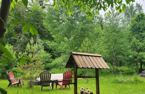 Lincoln House | Backyard Bliss: Family-Friendly Retreat in the Heart of the White Mountains