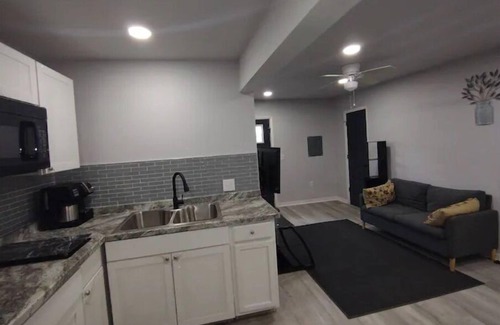 Gainesville Apartment | Backyard Guest House Suite