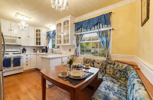 Bennett Valley House | Backyard Oasis, 3/1 Home w/Hot Tub & Central AC